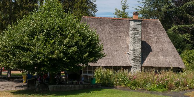 Strohhaus im Park im Grüene Rüschlikon