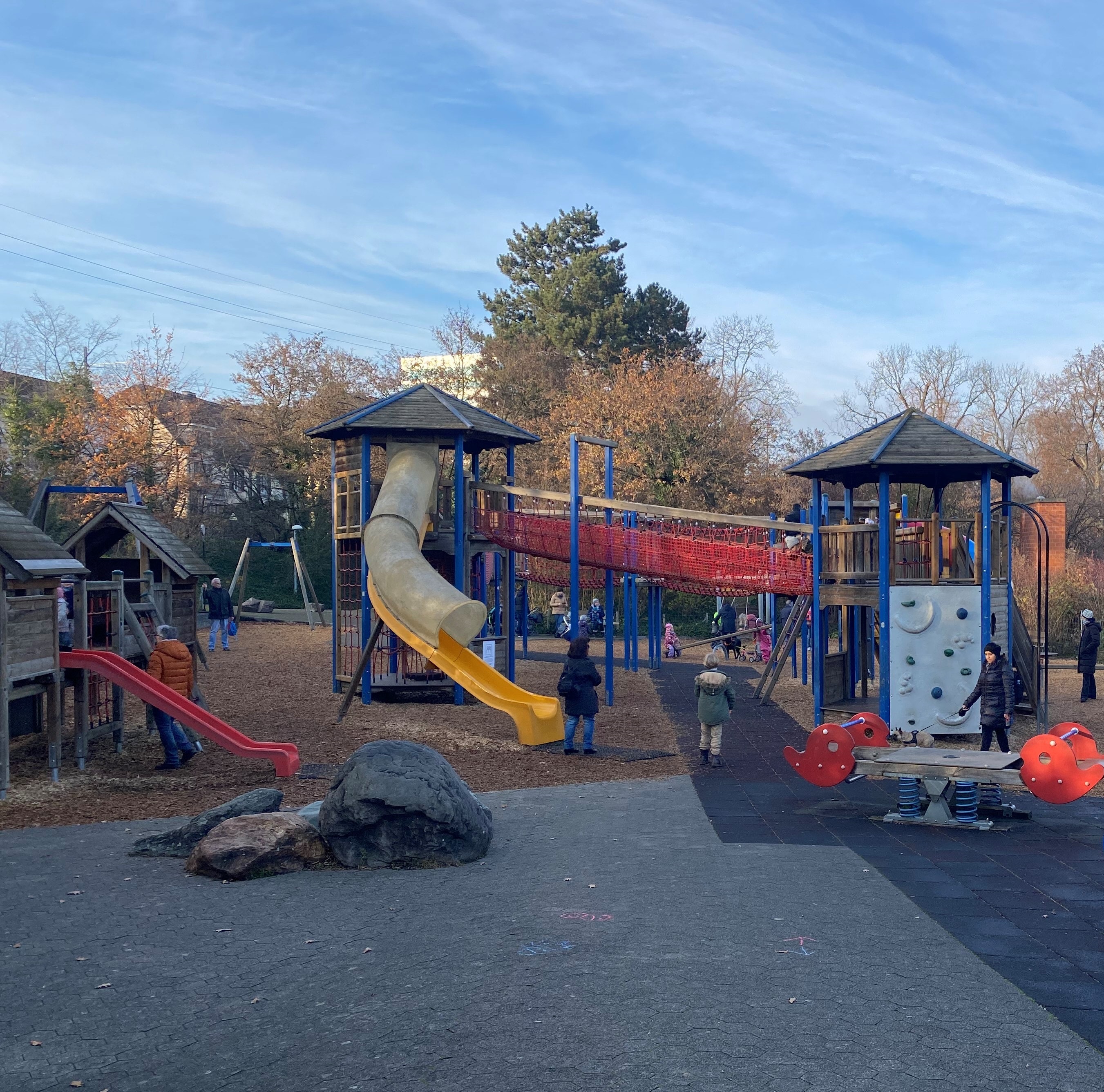 spielplatz-parkimgruenen-muenchenstein.jpg