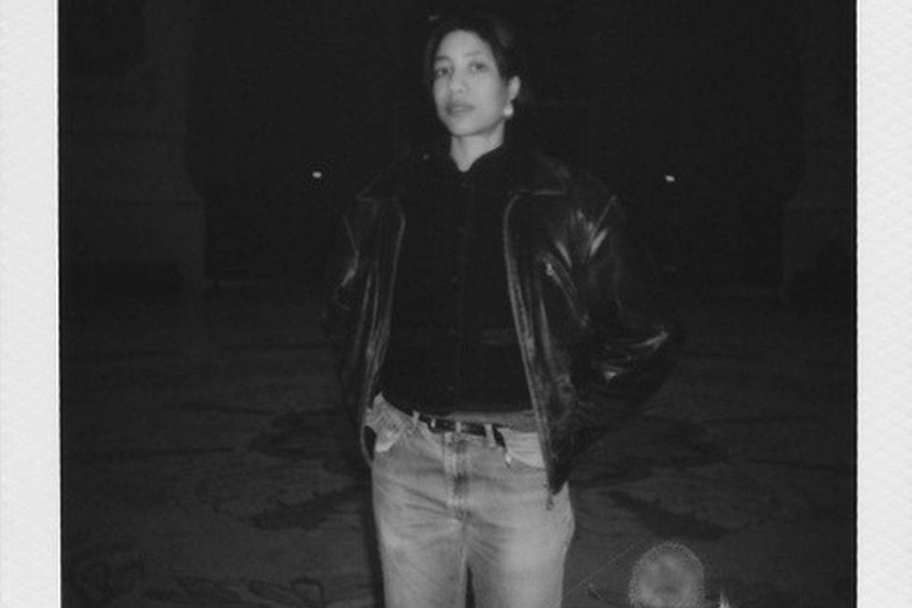 Aicha Revellat C Basim Magdy Online
