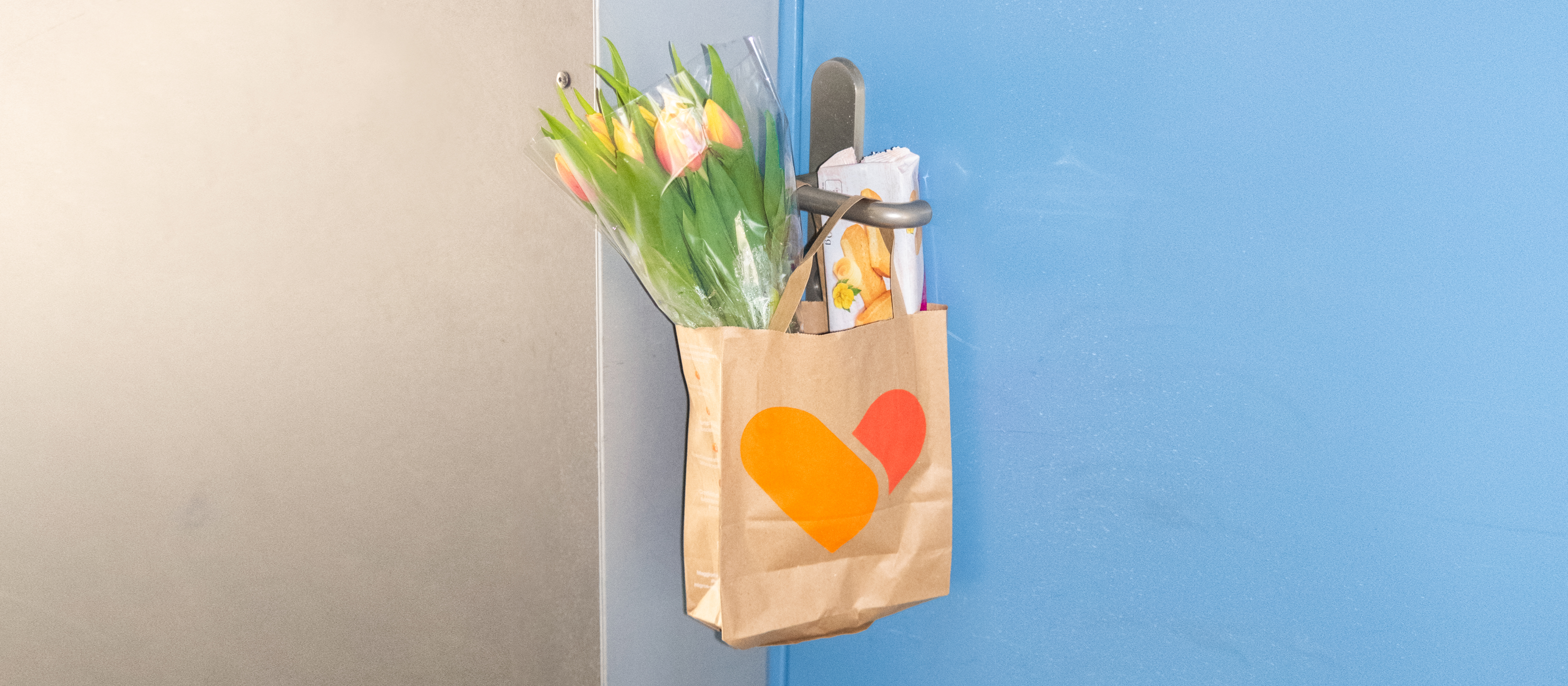 Migros_Engagement_Migrossack_BlumenundGuetsli_2880x1260_01.jpg