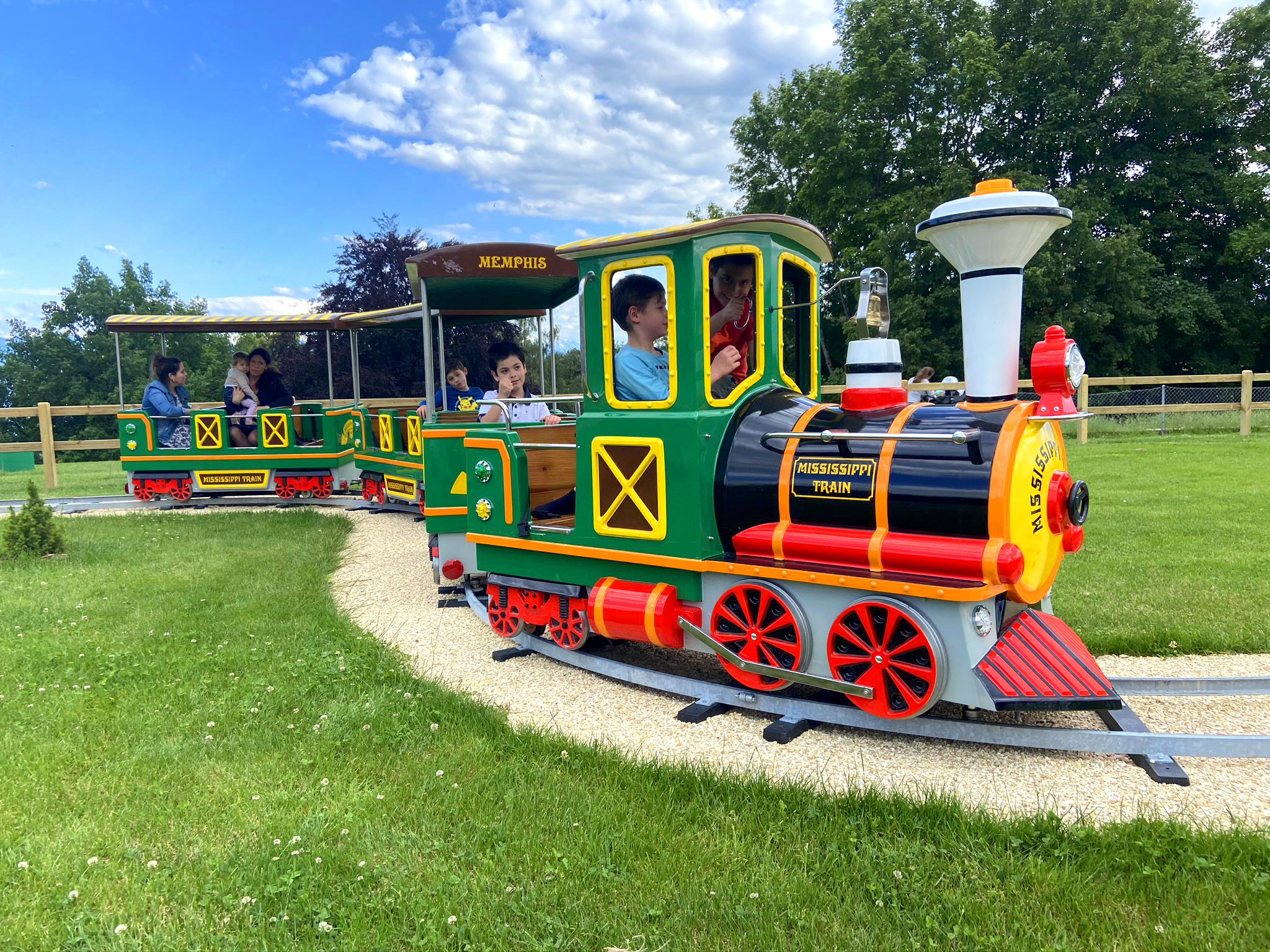 voyager-avec-le-train-du-kidzland.jpg