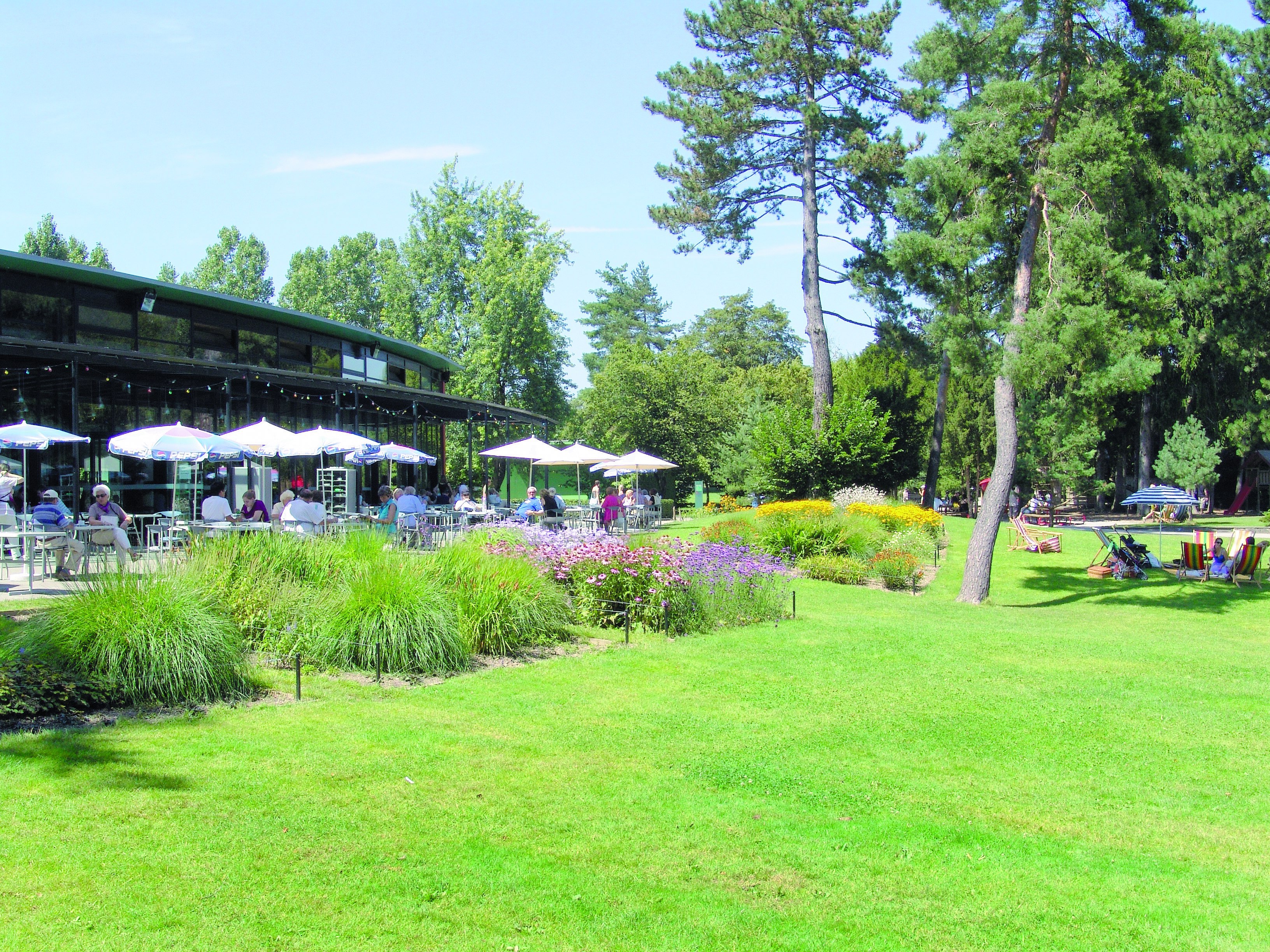 park-im-grueene-rueschlikon-restaurant-terrasse.jpg