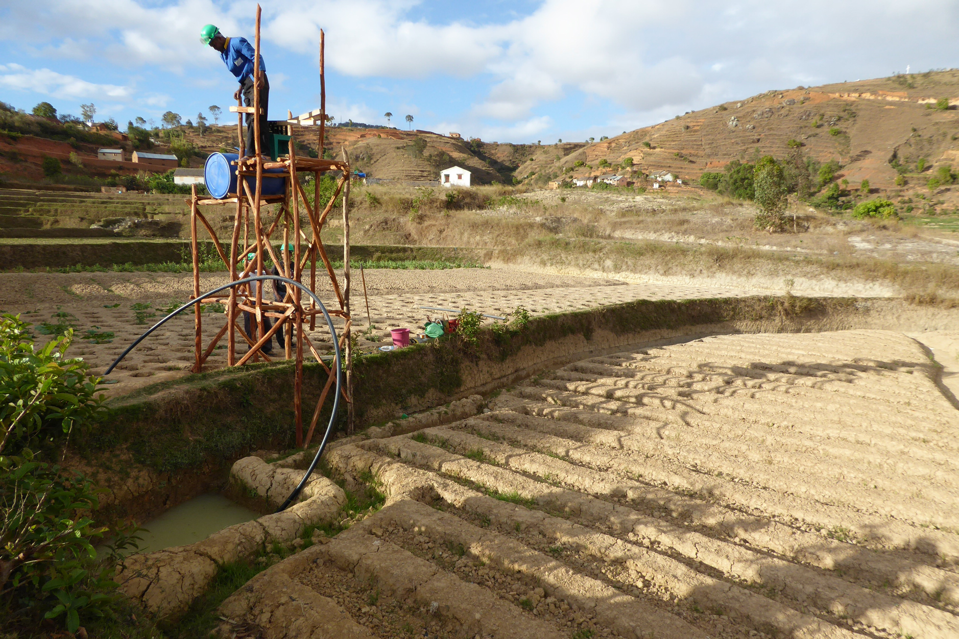 installation-bewaesserungssystems-aqua-alimenta-madagaskar-unterstuetzungsfonds-4 Kopie.png