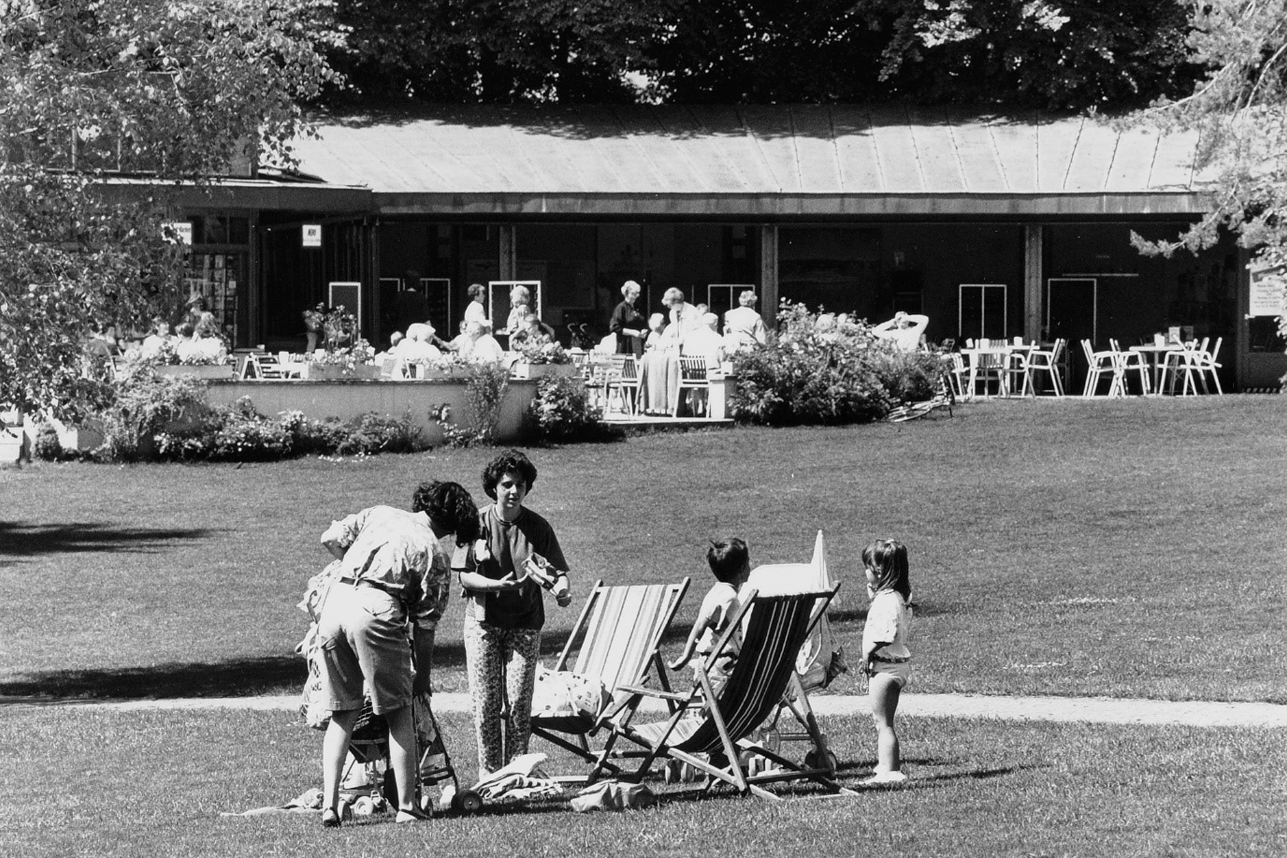 1946-schenkung-park-im-grueene.jpg